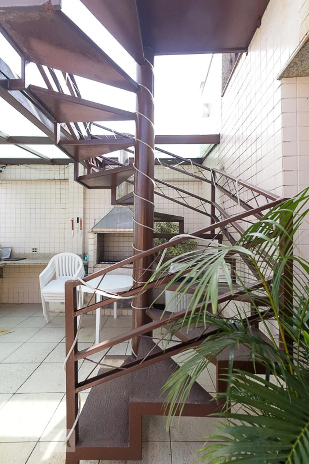 Apartamento mobiliado com 5 quartos e cozinha a gás — photo 38