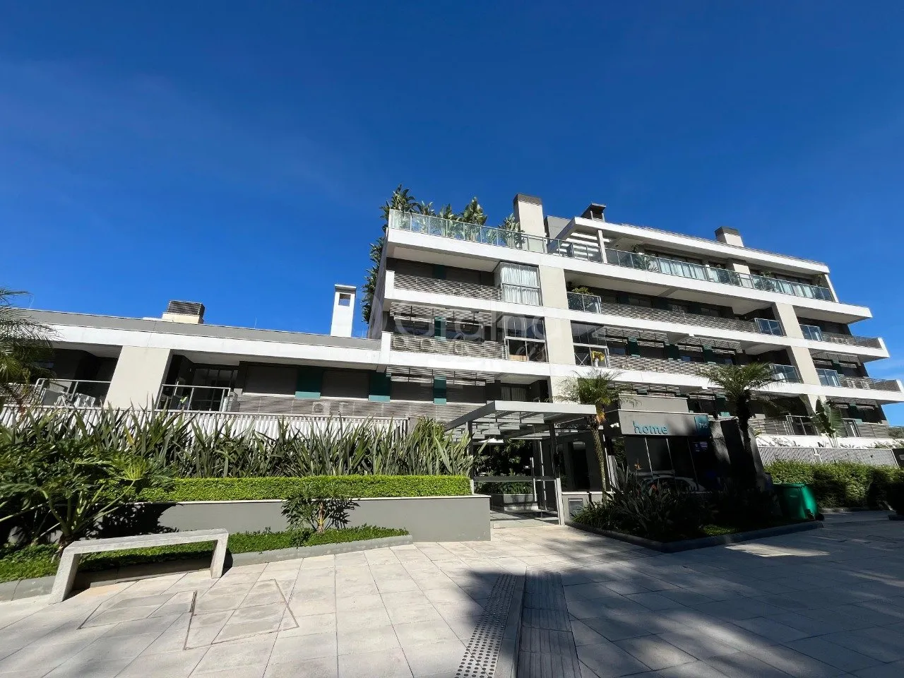 Квартира 104 м² з 2 спальнями та 1 паркомісцем