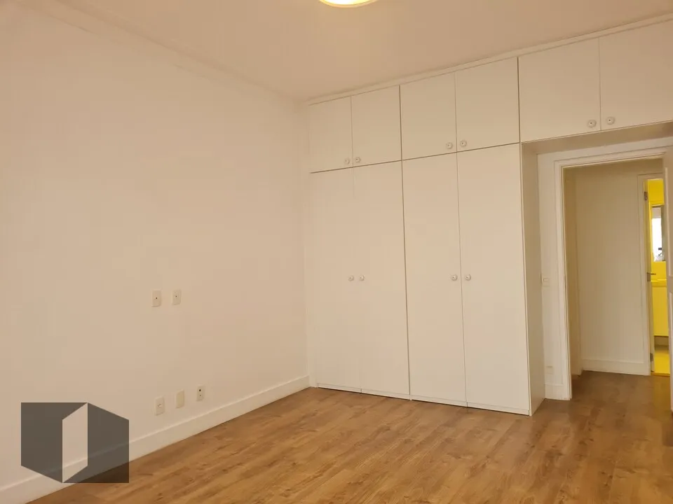 3-bedroom apartment with floor-to-ceiling windows — photo 30