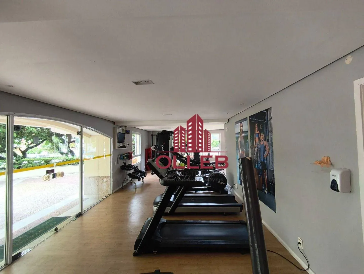3-bedroom apartment with 4 bathrooms and enclosed balcony — photo 32
