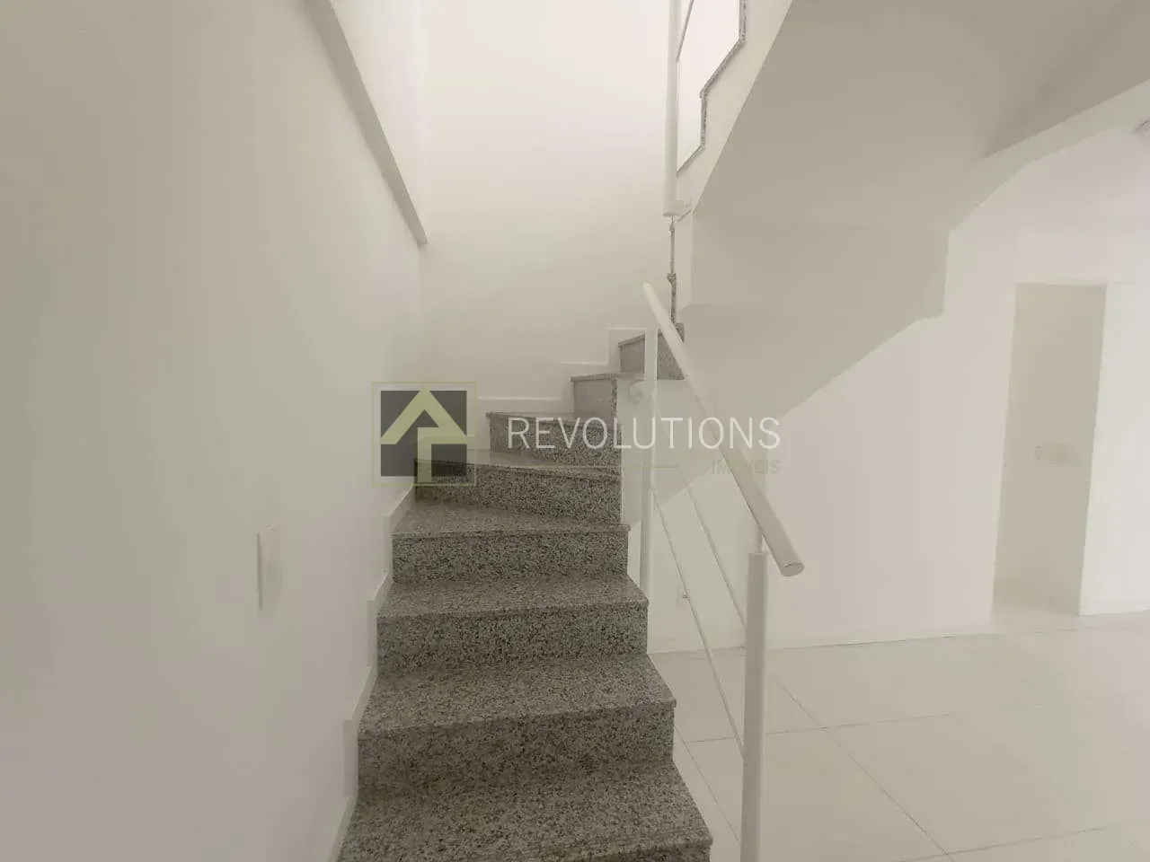 Apartamento sem mobília com 4 quartos e 5 banheiros — photo 10