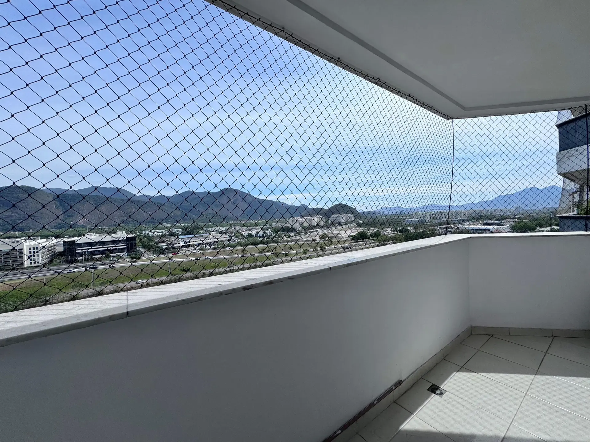 2-bedroom apartment with a mountain view in Rio de Janeiro — photo 29