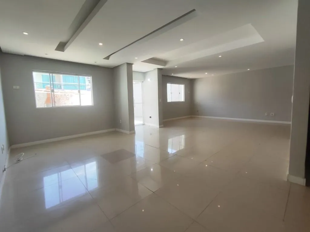 House with 5 bedrooms, 5 bathrooms, 400 m² — photo 4