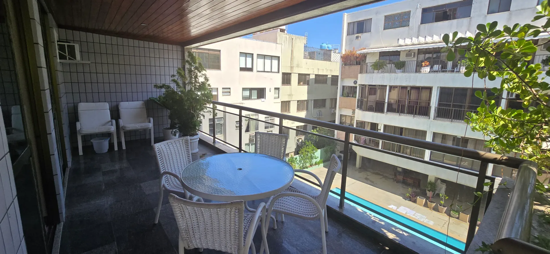 Penthouse with 4 bedrooms and 3 bathrooms — photo 49
