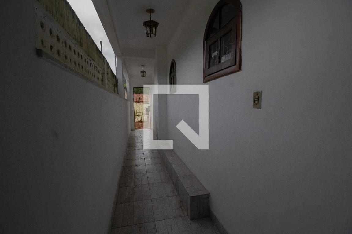Unfurnished studio with 1 bedroom and 1 bathroom — photo 25