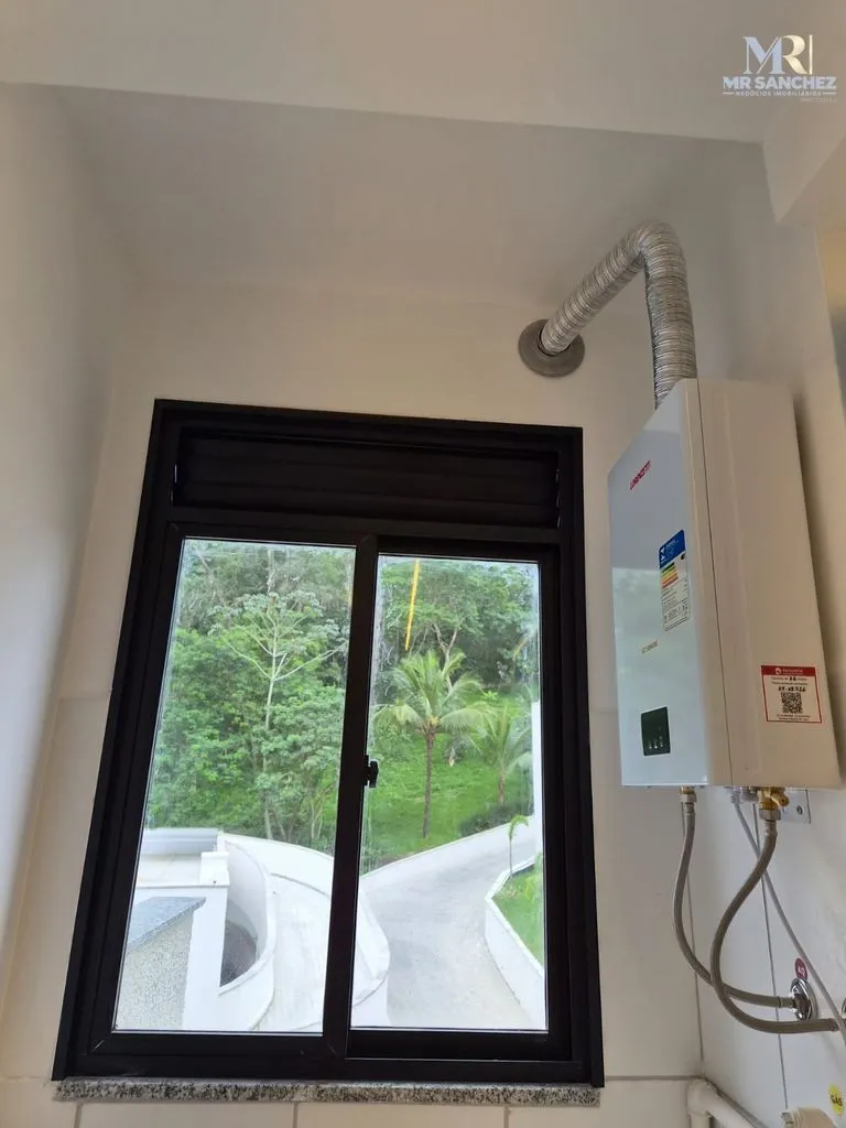 2-bedroom apartment with a mountain view in Rio de Janeiro — photo 18