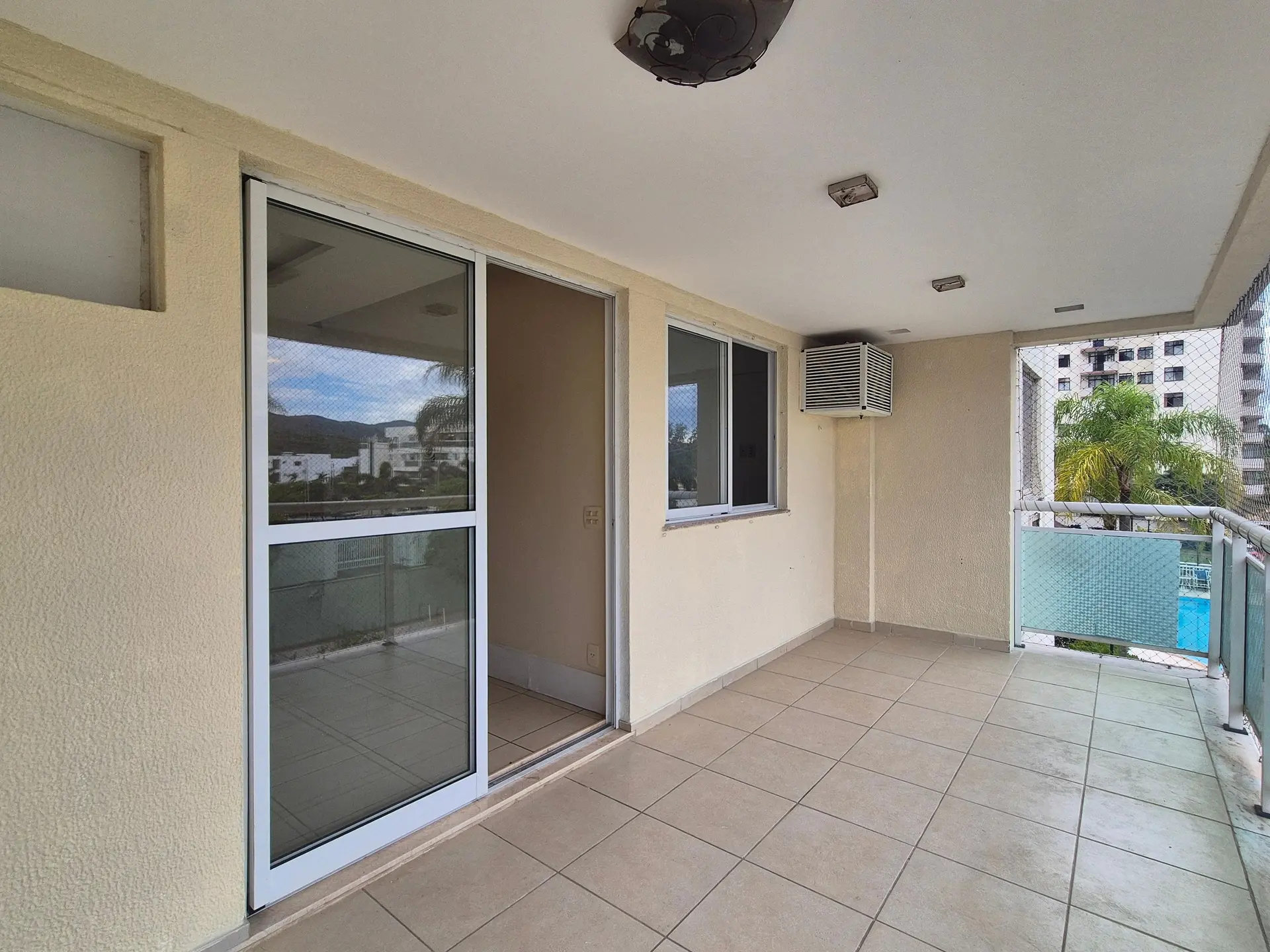 91 m² apartment with a home office and a mountain view — photo 7