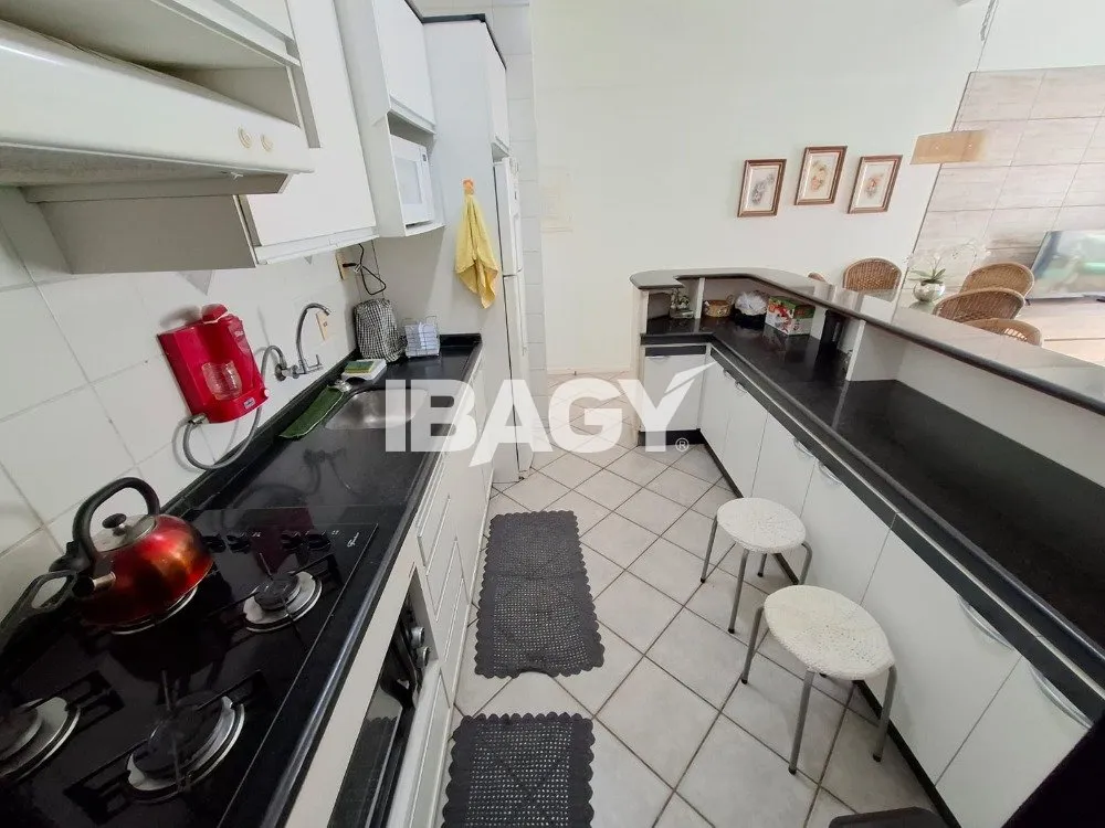 Apartamento mobiliado 2 dormitórios com suíte e 75 m² — photo 9