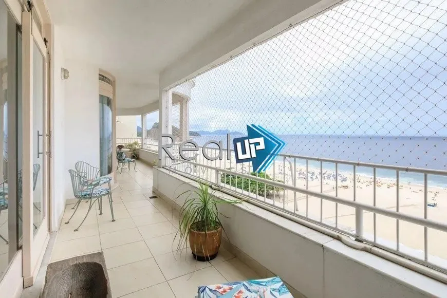 Penthouse with a glassed-in balcony and 4 bedrooms — photo 9