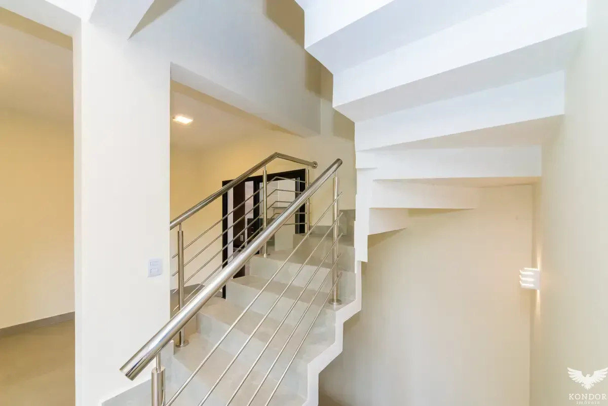 Two-story house with 230 m², 3 bedrooms and 4 baths — photo 50