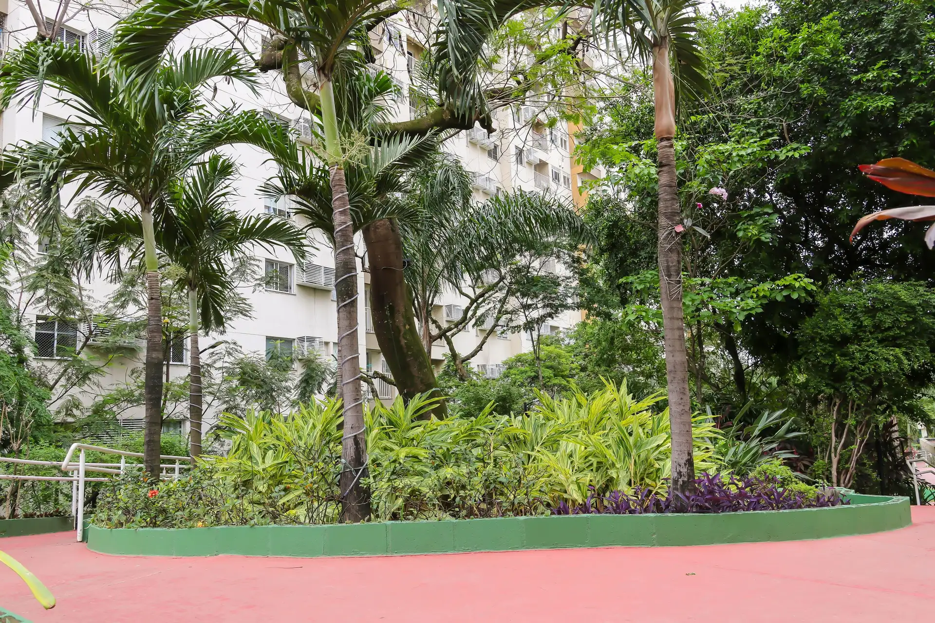 2-bedroom apartment with a park view in Rio de Janeiro — photo 63