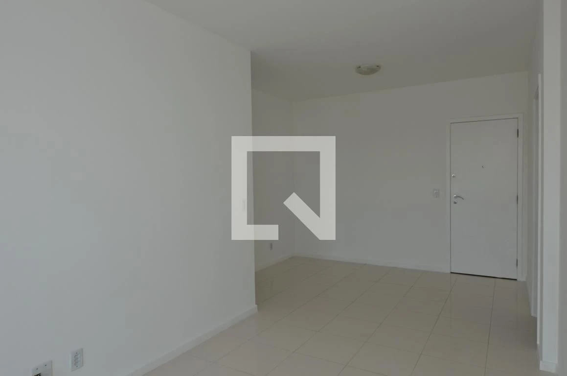 Квартира 80 м² із заскленим балконом та робочим місцем — photo 31