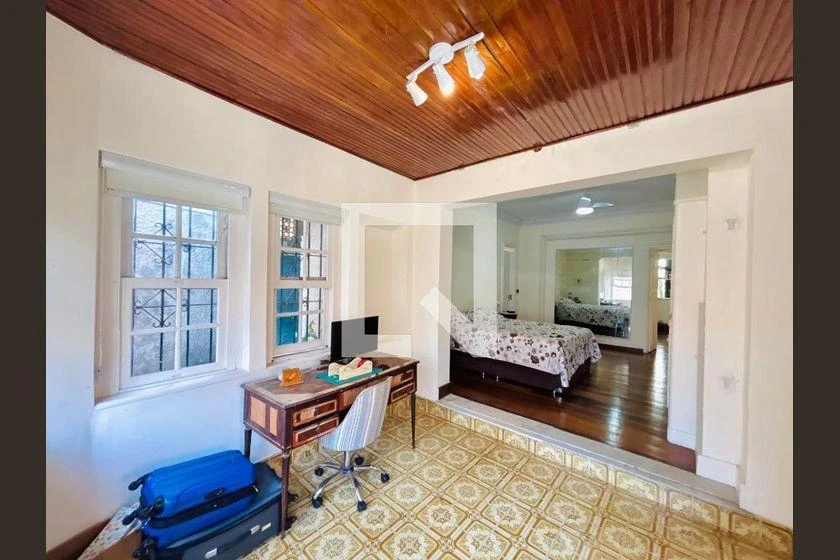 4-bedroom house with a mountain view in Rio de Janeiro — photo 4