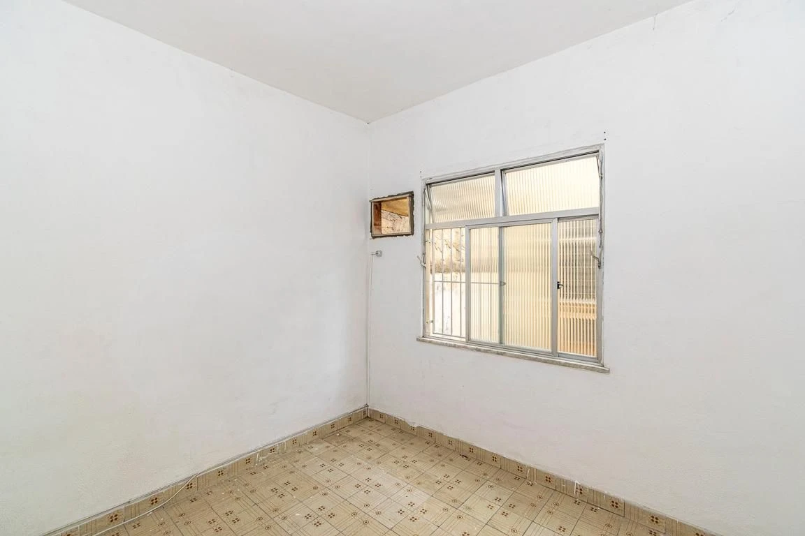 2-bedroom apartment with 1 bathroom, no parking — photo 3