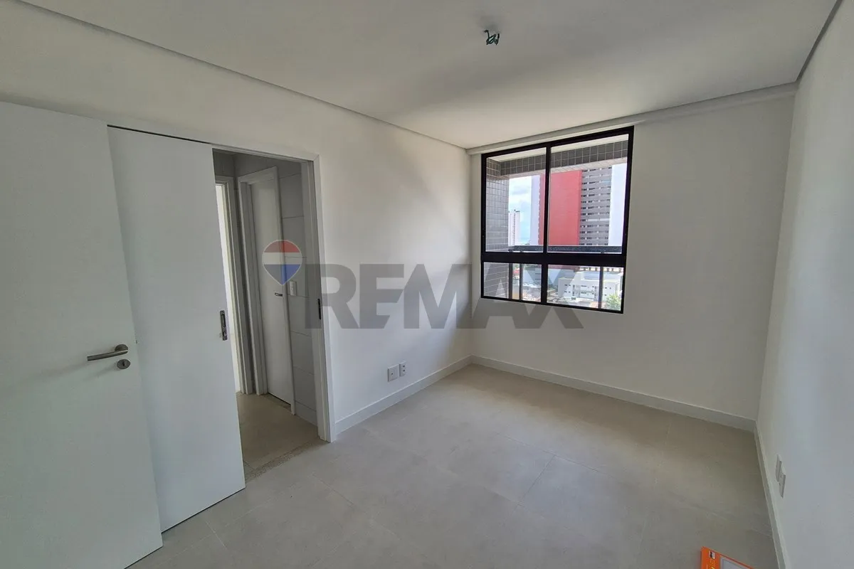3-bedroom apartment in a building with a gym — photo 5