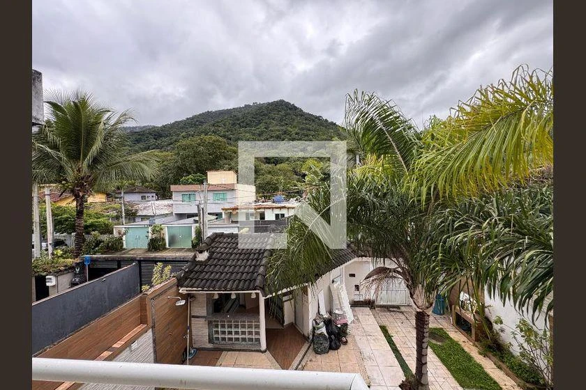 House with 3 en-suites and 3 parking spots, 270 m² — photo 32