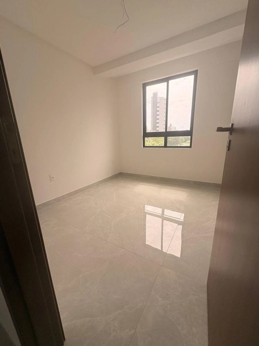 2-bedroom apartment with a glass-enclosed balcony — photo 9