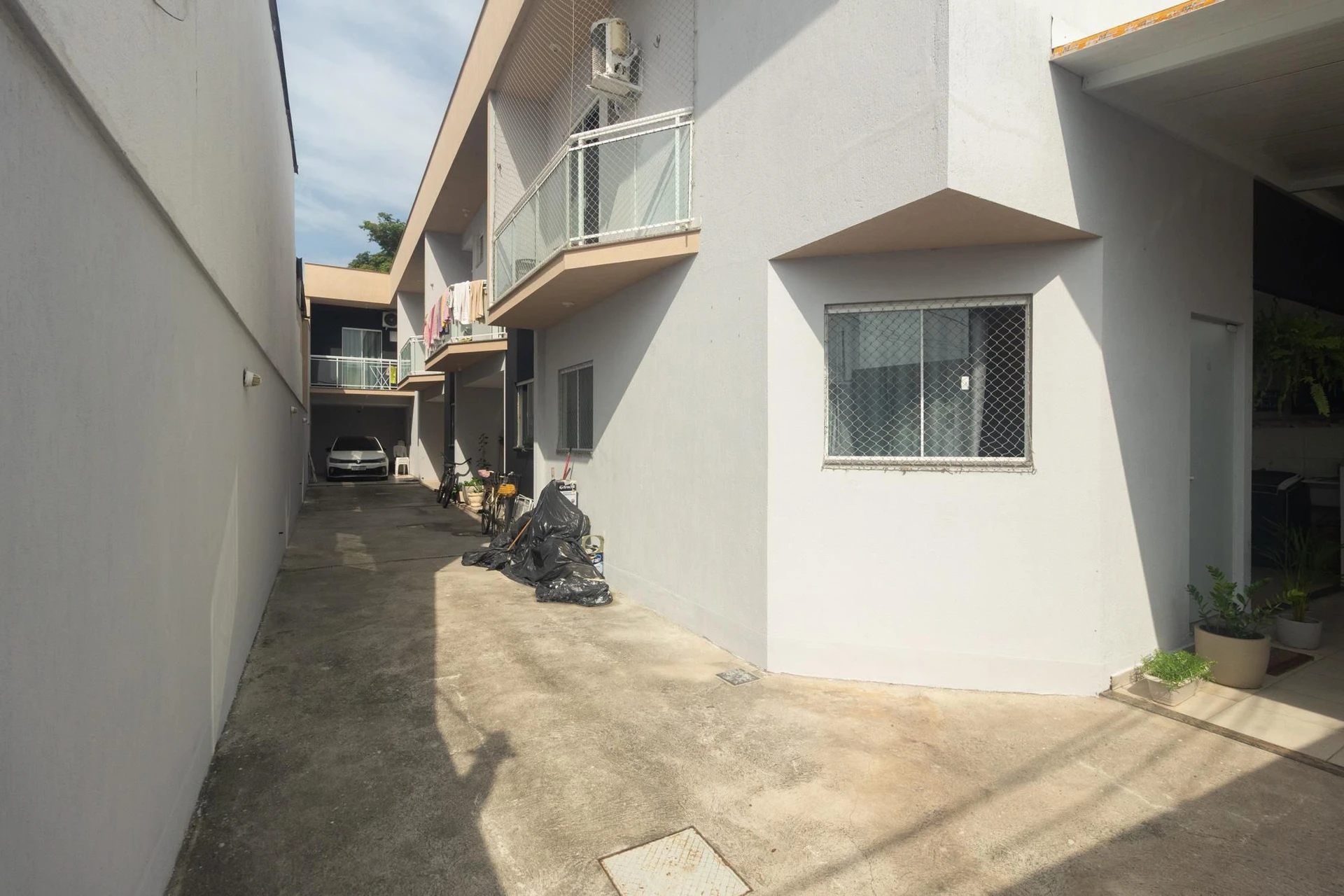 House with 2 bedrooms and balcony plus 1 parking space