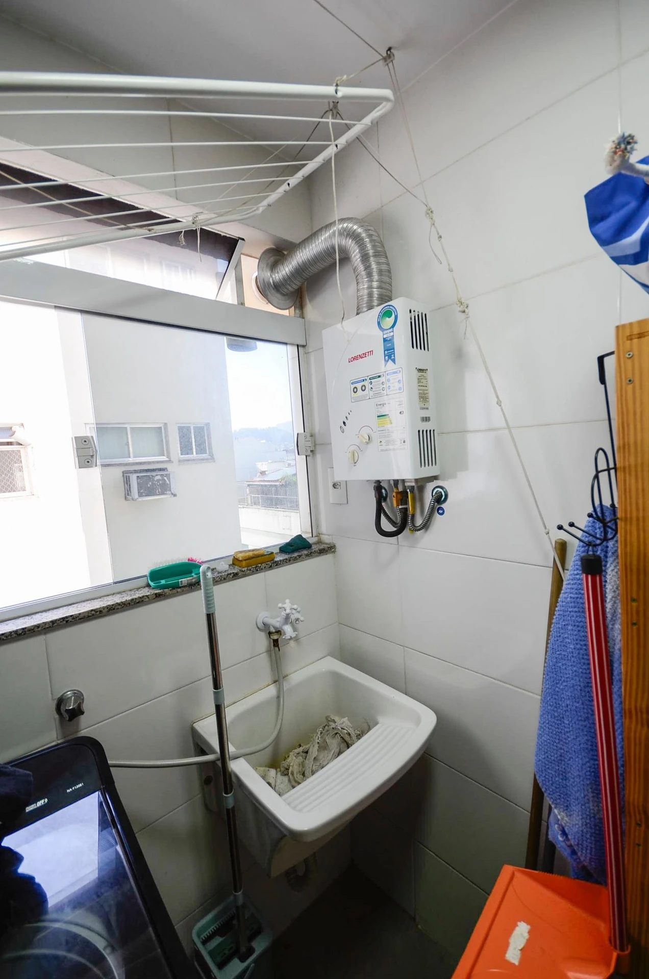 Apartamento mobiliado, 55 m², com janelas do piso ao teto — photo 38