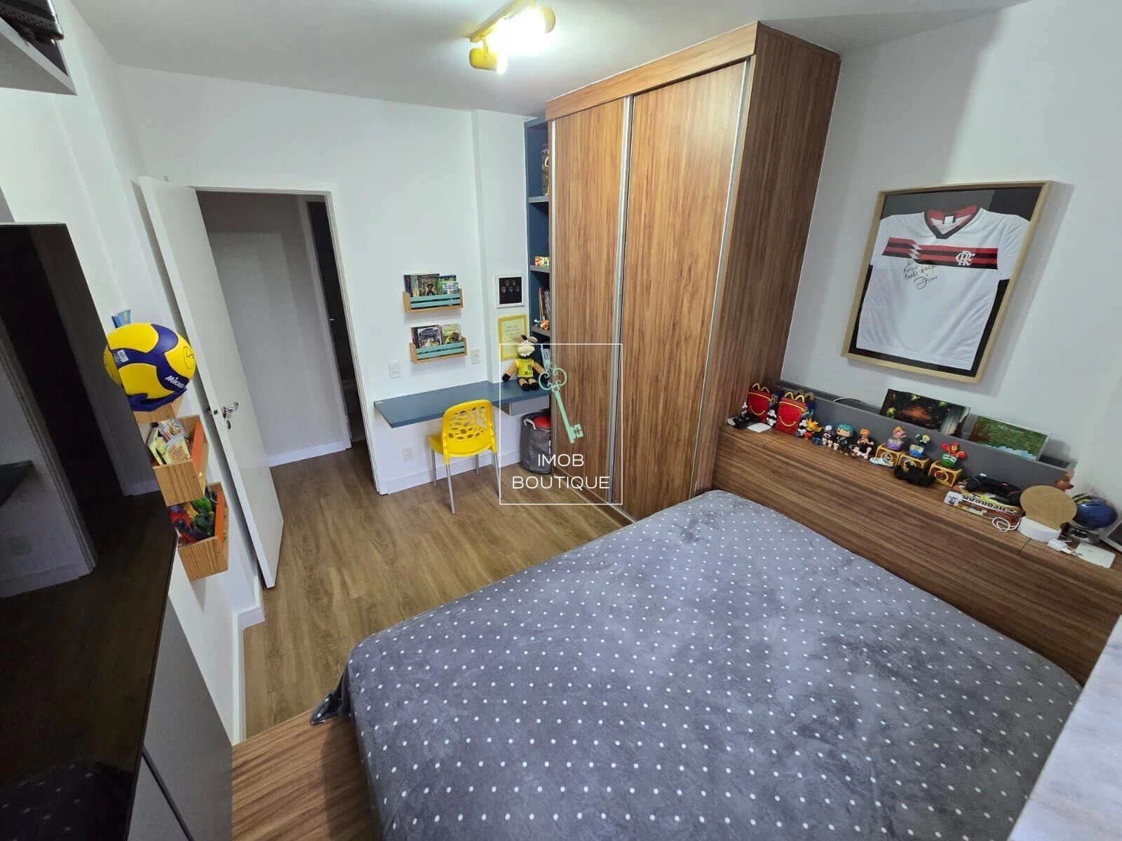Furnished apartment, 88 m², with a glass-enclosed balcony — photo 26