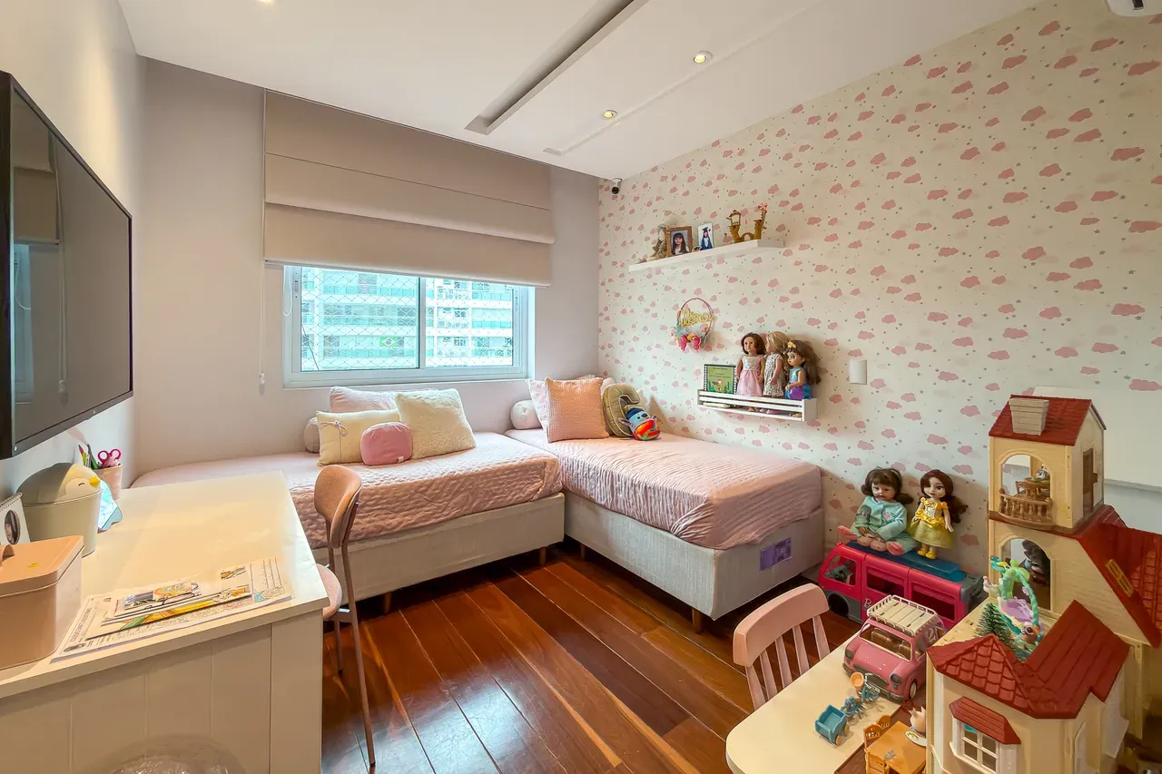 Furnished 3-bedroom apartment with 4 bathrooms — photo 24