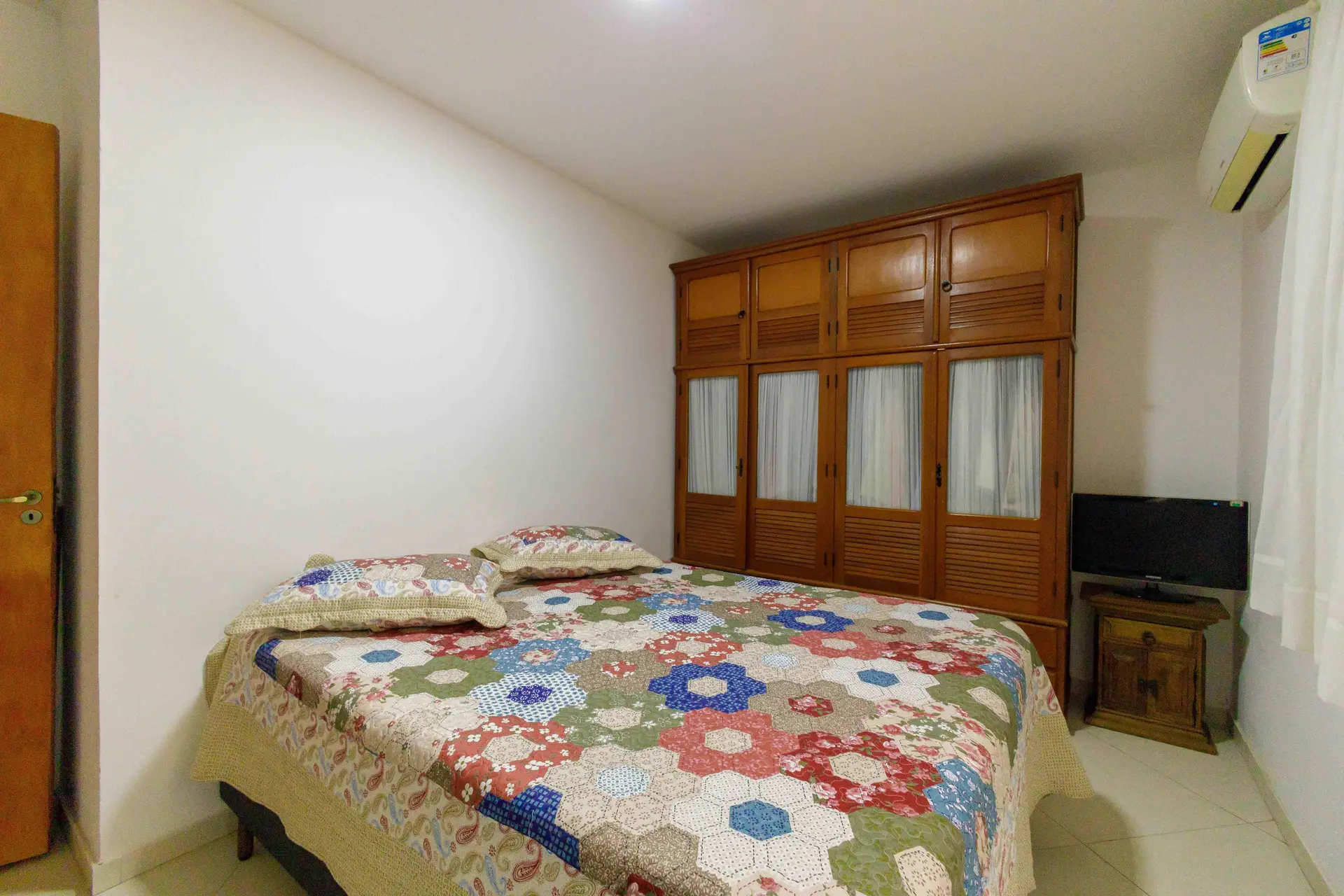 Furnished house with 5 bedrooms and a private BBQ — photo 16