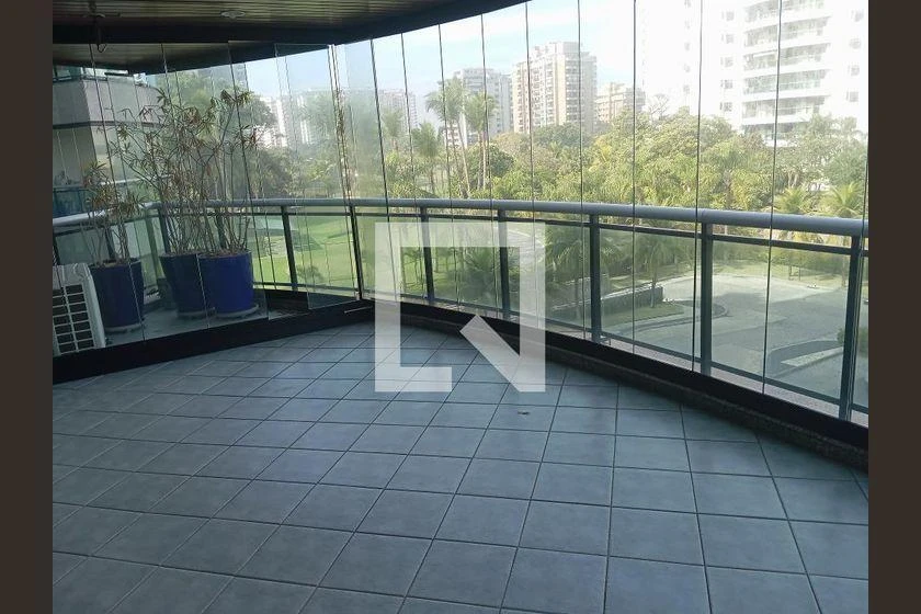 250 m² apartment with 4 bedrooms and 3 parking spots — photo 48