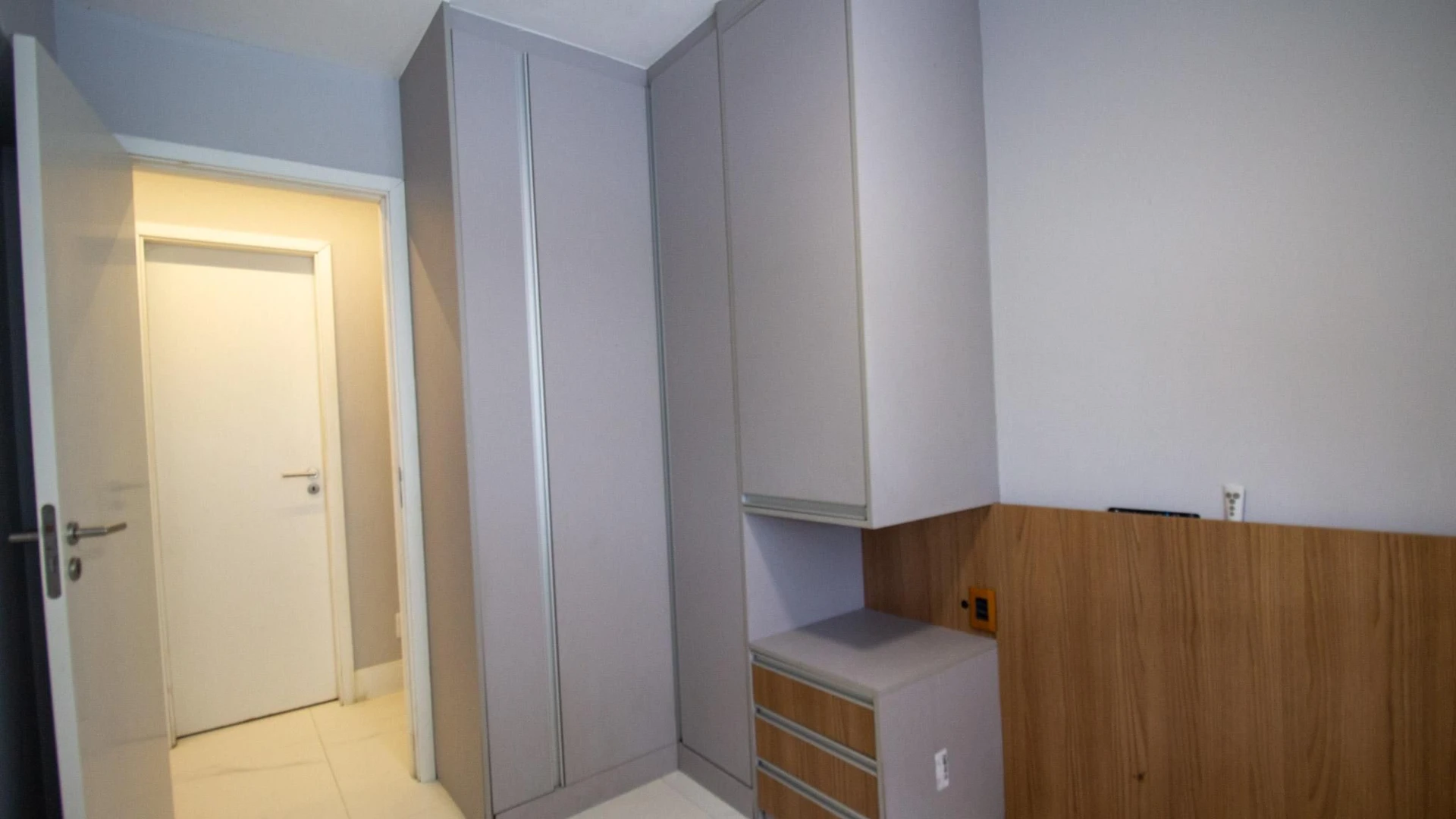 Casa de 3 dormitorios con balcón cerrado con vidrio — photo 40