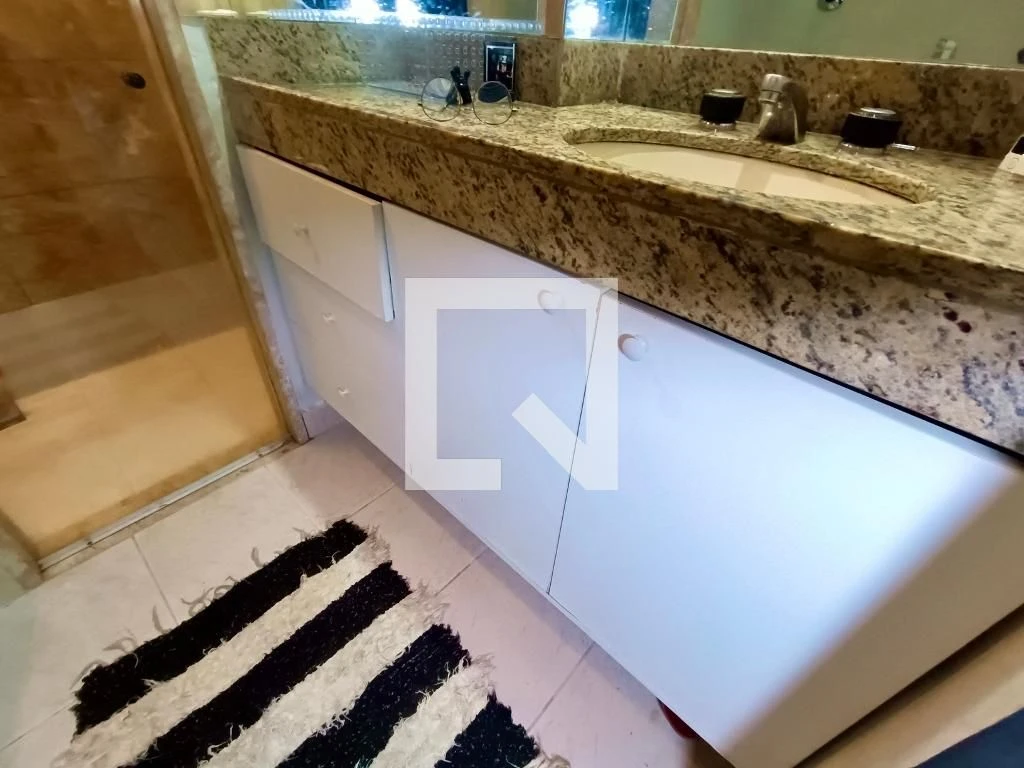 Furnished 2-bedroom apartment with private balcony BBQ — photo 59