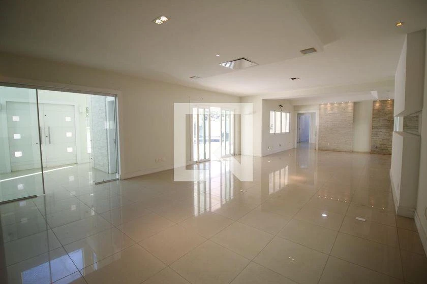 House with 4 en-suite bedrooms and 597 m², 4 parking — photo 17