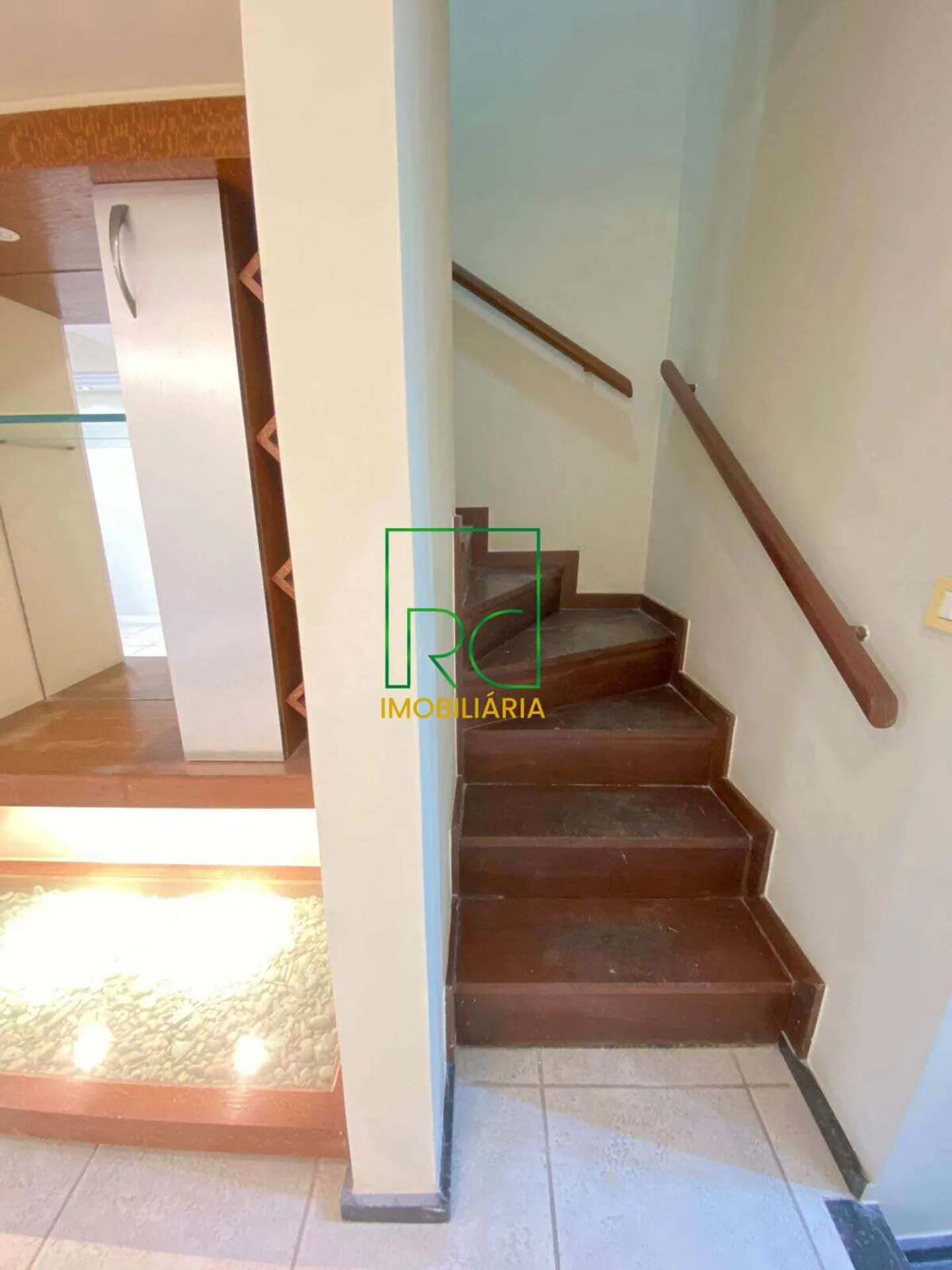 Unfurnished apartment with 3 bedrooms and water view — photo 6