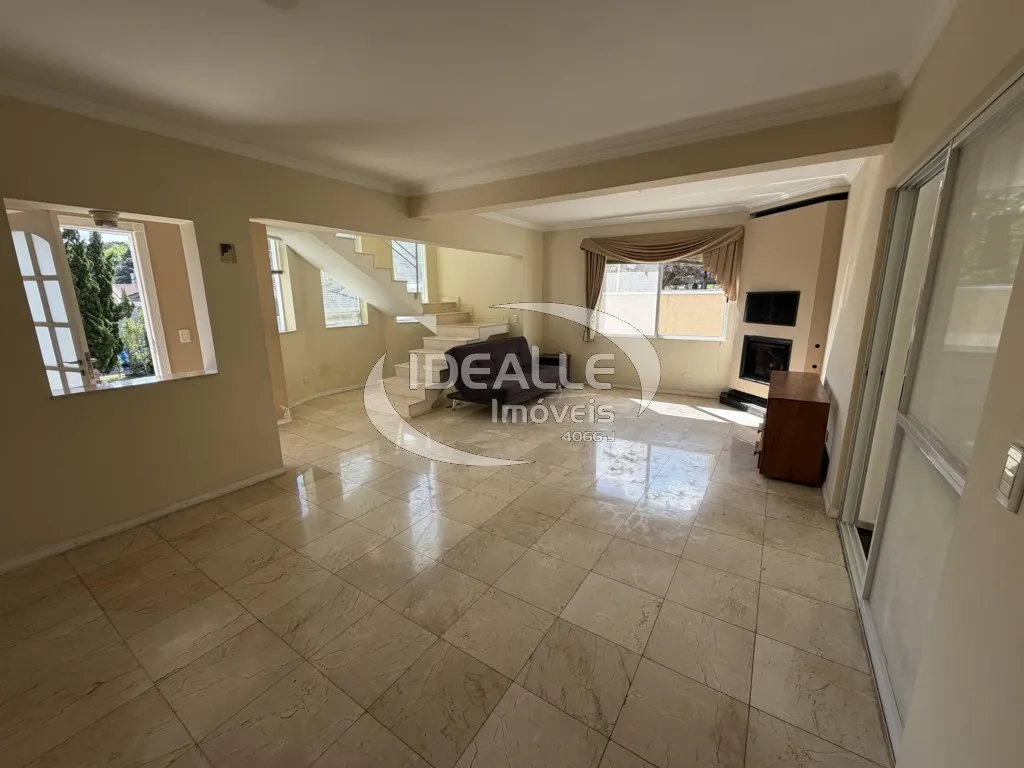 Furnished house with 3 bedrooms and private garden
