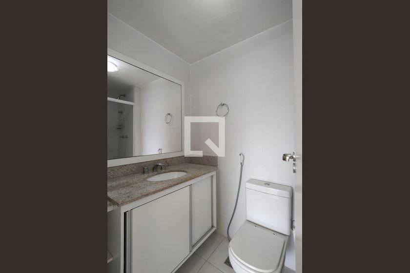 2-bedroom apartment in a building with a gym — photo 8