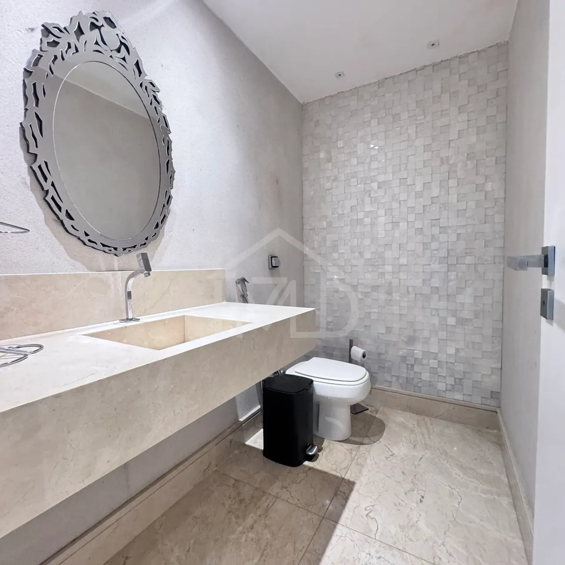 Casa amueblada con 5 dormitorios y 5 baños, balcón acristalado — photo 5