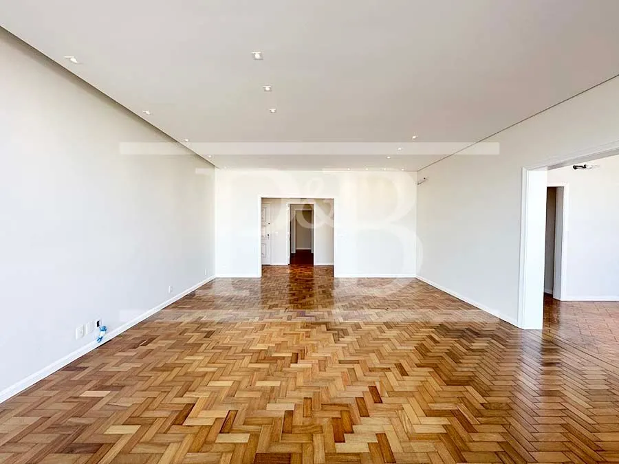 4-bedroom apartment with 270 m² and 4 bathrooms — photo 10