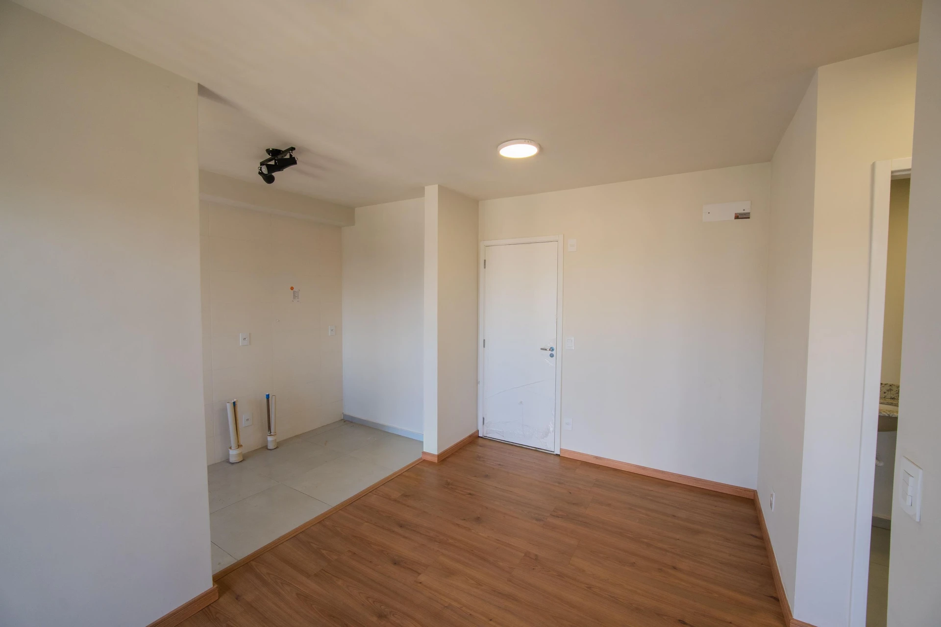 2-bedroom apartment in a building with a sauna — photo 17