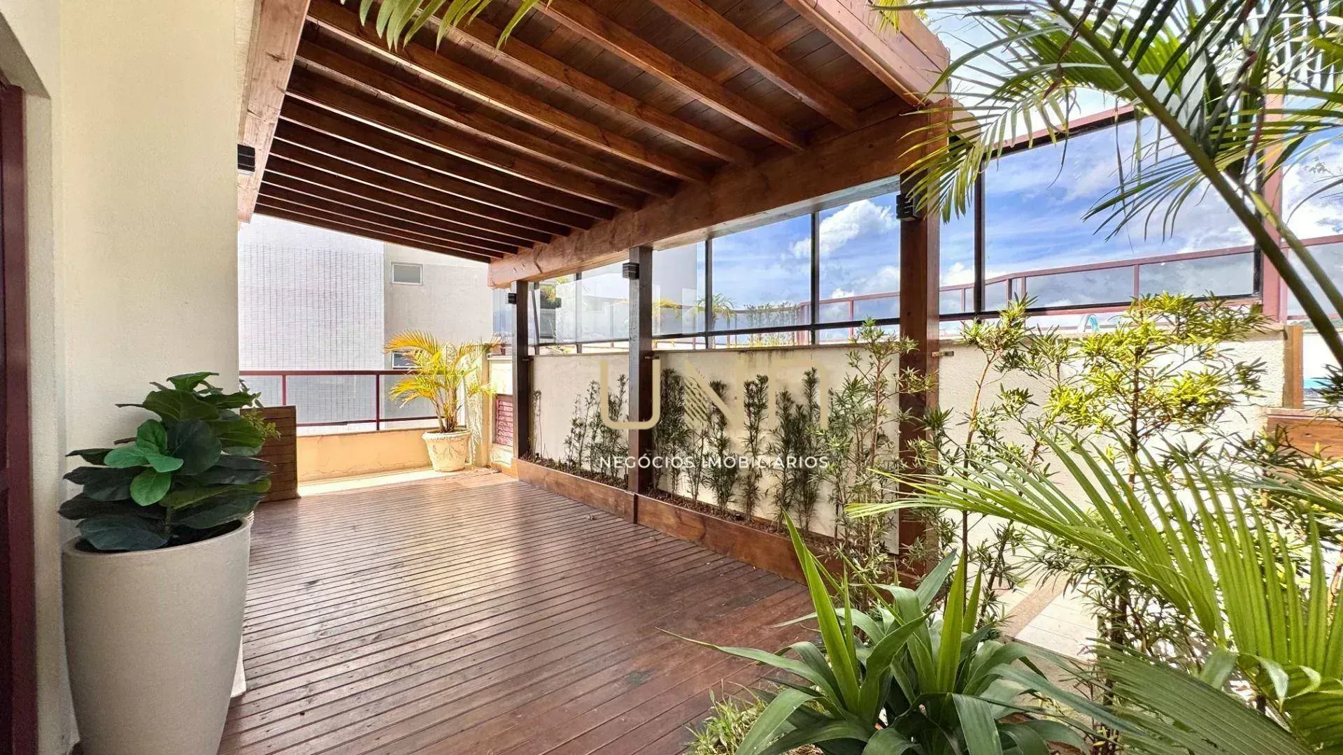 Cobertura mobiliada com 4 suítes e 5 banheiros, 415 m² — photo 16