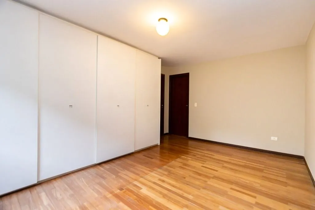 Casa industrial sin amueblar con 3 dormitorios y 890 m² — photo 7