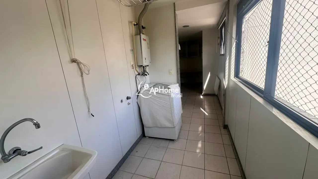 Furnished 2-bedroom apartment with 3 bathrooms — photo 11