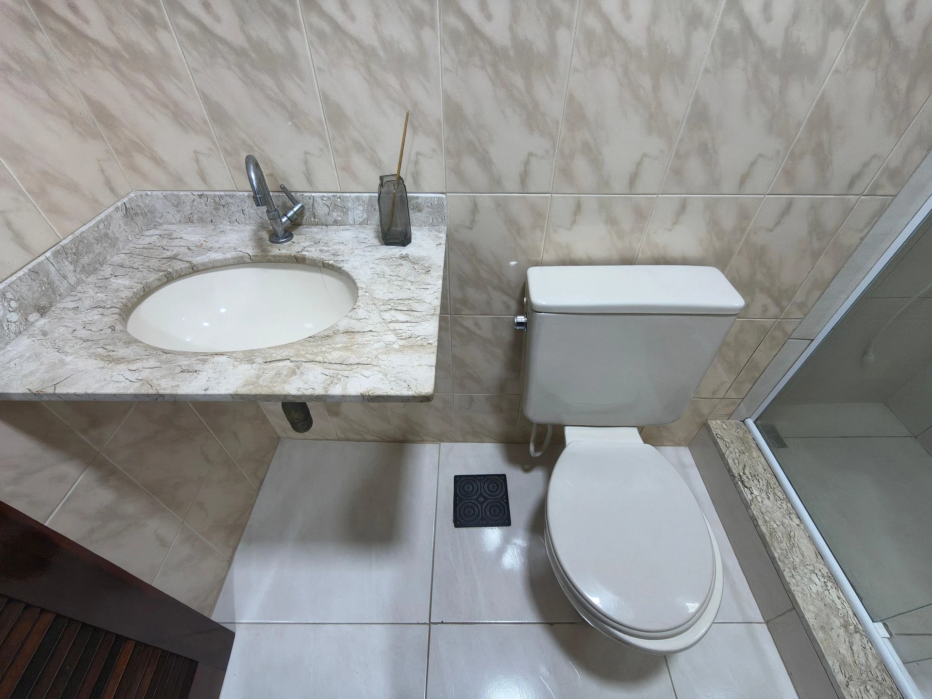 House with 3 bedrooms and an enclosed balcony — photo 11