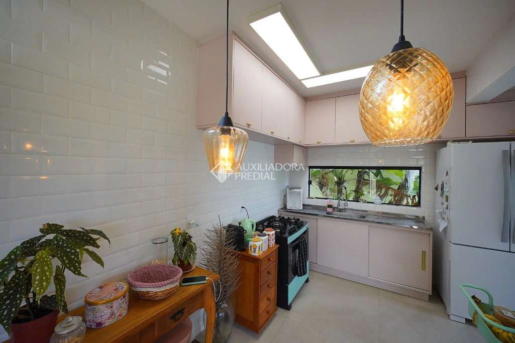 House with open-plan gas kitchen and 2 en-suites — photo 2