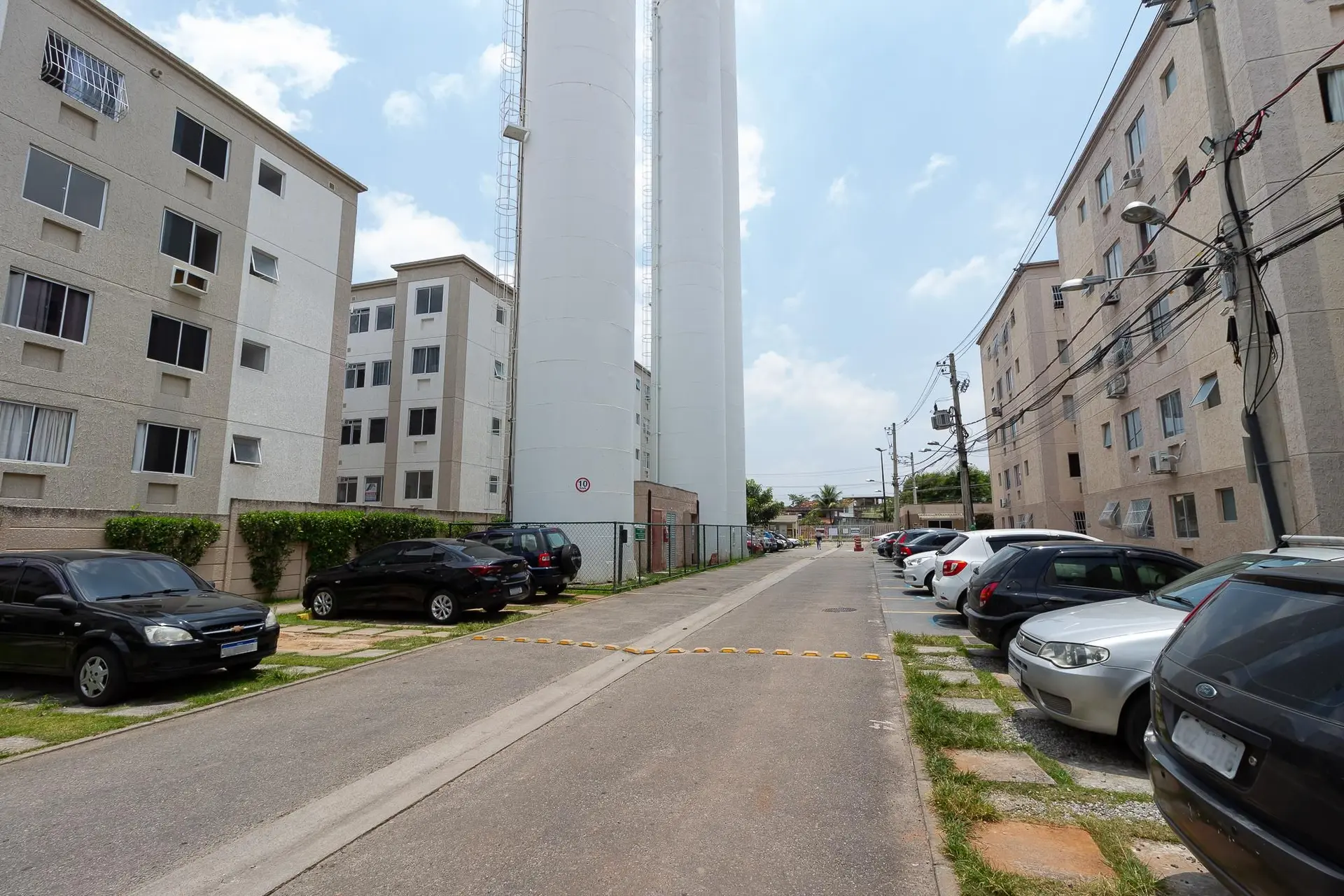 Unfurnished 2-bedroom apartment with 1 parking space — photo 35