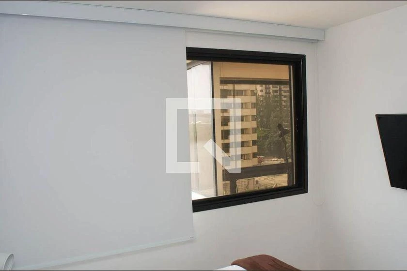 Furnished apartment, 105 m², with floor-to-ceiling windows — photo 5