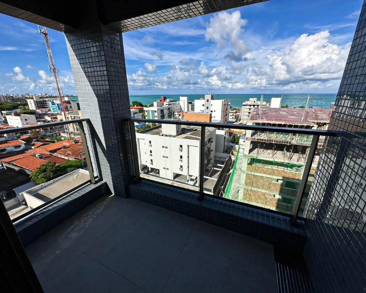 4-bedroom apartment with 145 m² on the 8th floor