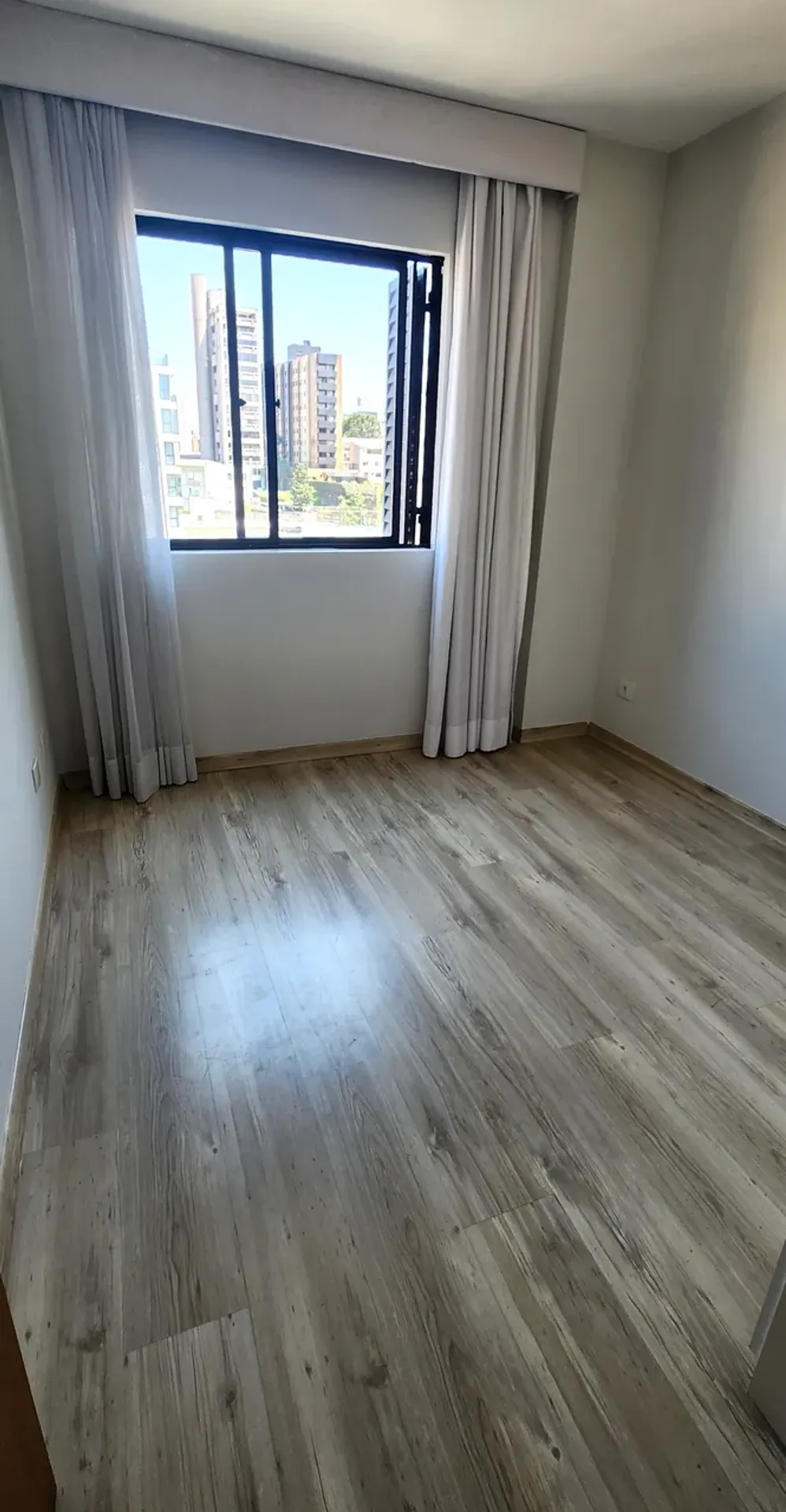 Apartamento no 7º andar com piso de madeira ou laminado — photo 3