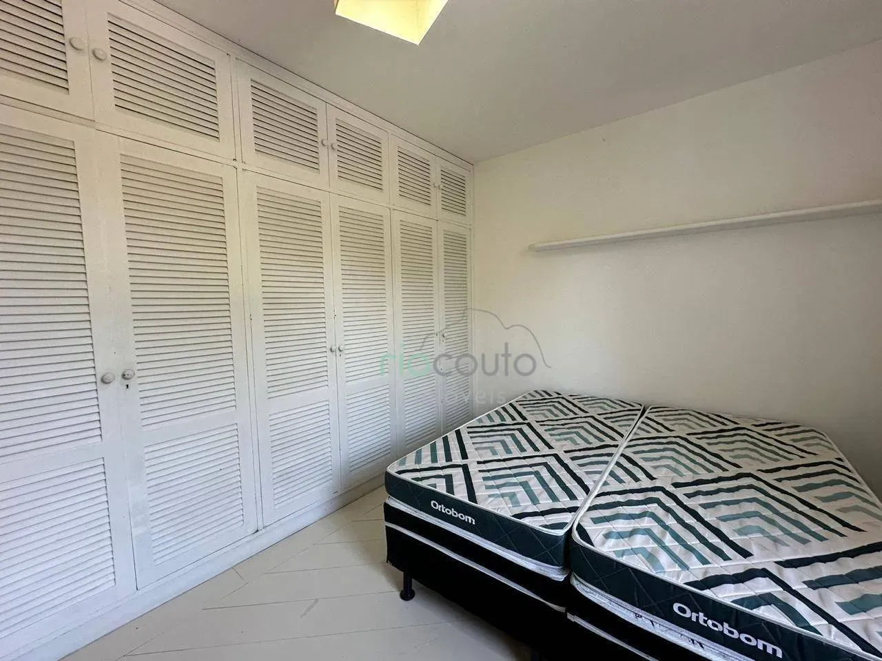 Casa com 5 quartos, 990 m² e 2 vagas, perto das janelas — photo 58
