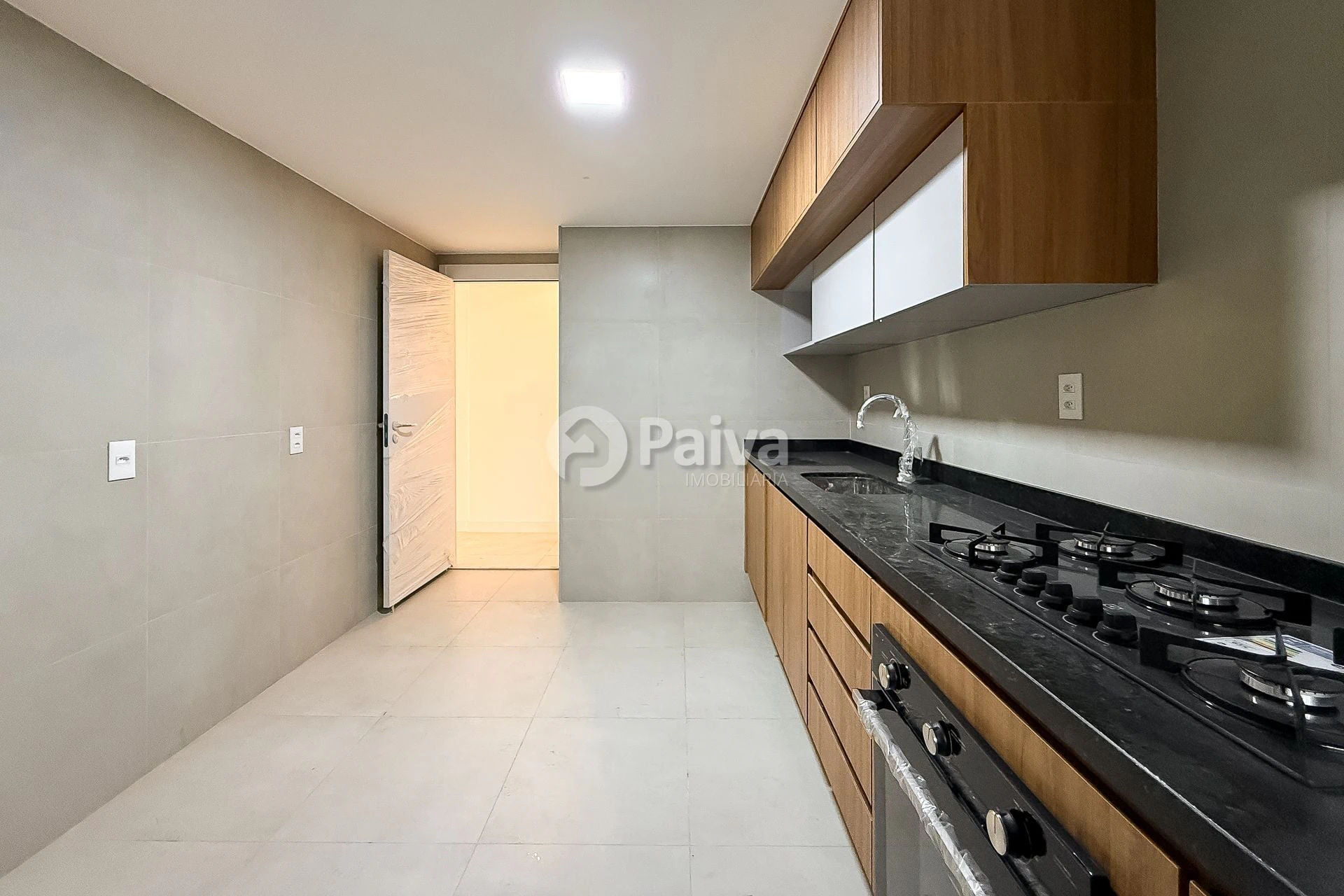 3-bedroom apartment with a grill on the balcony — photo 14