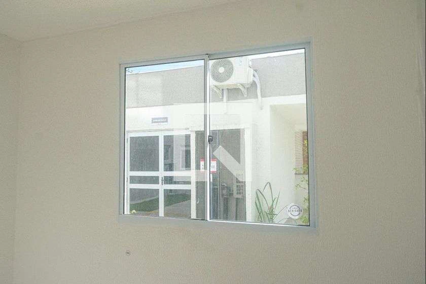 Casa em condomínio com 2 quartos e 40 m²