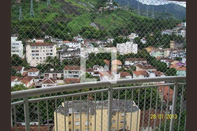 221 m² rental apartment with 4 bedrooms and a balcony — photo 17