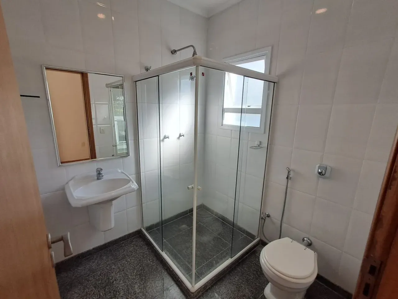 House for rent with 1,500 m², 4 bedrooms and 5 baths — photo 45